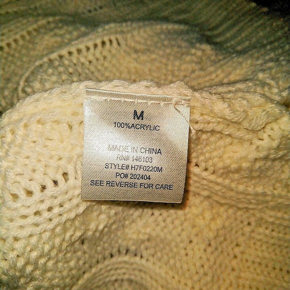 Hippie Rose Sweater Women Size Medium Ivory Cold Shoulder Cable Knit Sid… - Picture 6 of 7